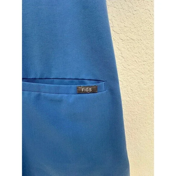 FIGS Technical Collection Womens Scrub Top Size S Blue Short Sleeve V Neck Stain - Picture 5 of 11